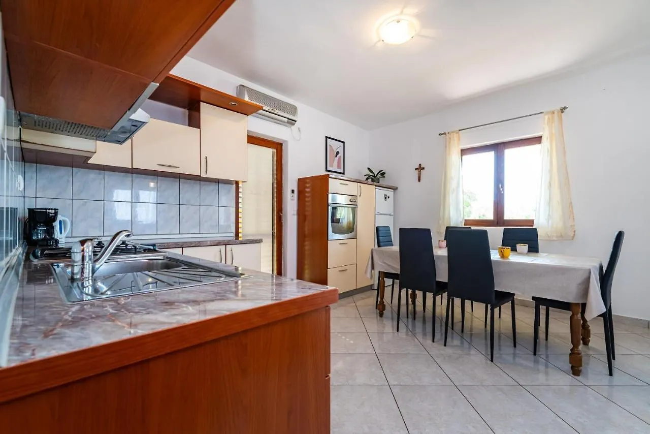 Apartment Mari Novigrad