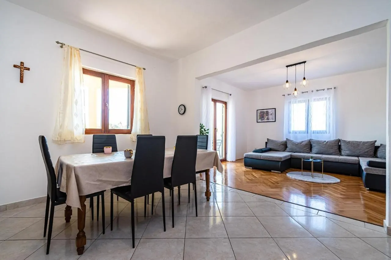 Apartment Mari Novigrad
